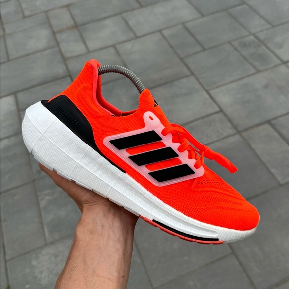 Running shoes Adidas Ultraboost Light mens size 10 brand new - Picture 2 of 9
